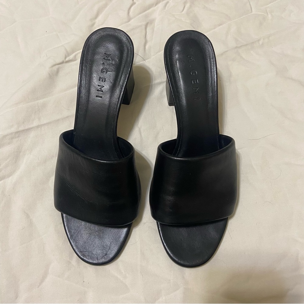 M. Gemi Black Mules Sleek Minimalist Design